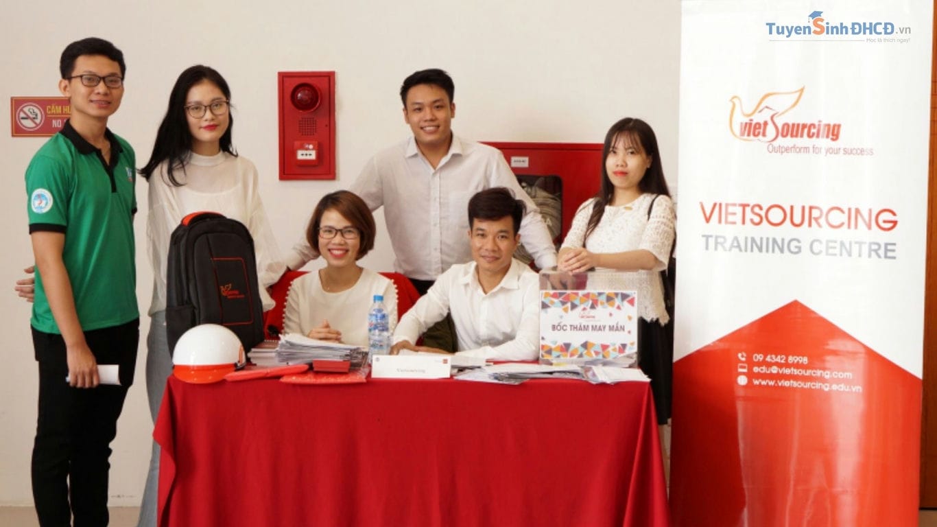 Đào tạo kế toán online tại trung tâm Vietsoucring