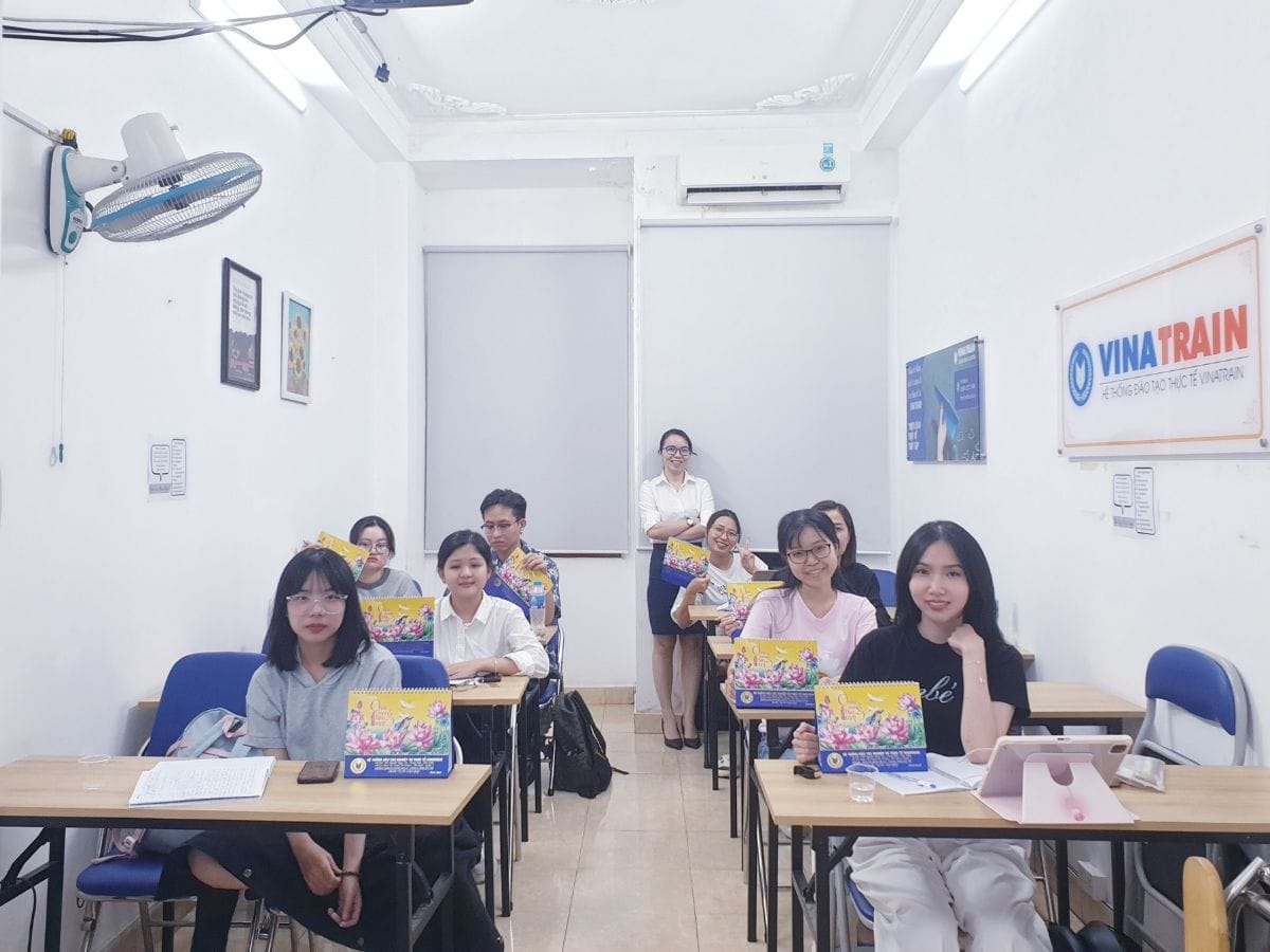 Hình ảnh buổi Khai giảng lớp Kế Toán Thuế tại VinaTrain